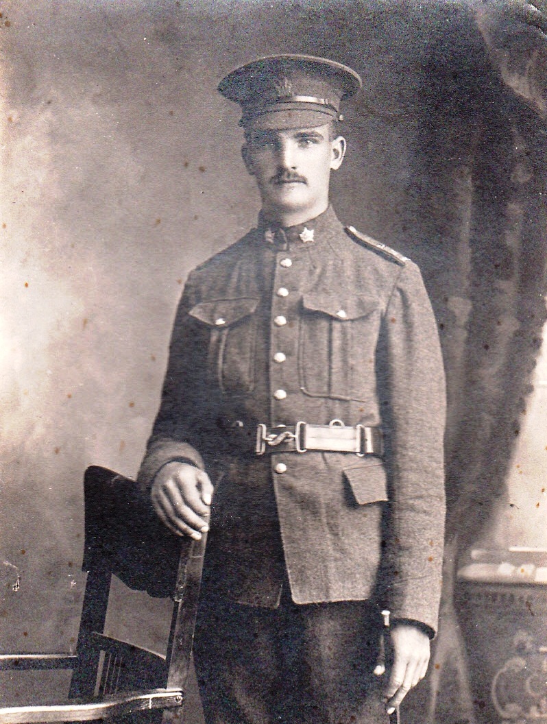 1915 Photo Vincent E Carr in uniform.jpg