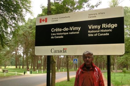 CIMG8270 Sep 2017 Pieter at entrance to Vimy Memorial Park