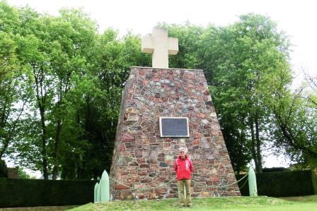 CIMG8308 Sep 5 2017 Pieter at Cdn Artillery Memorial in Thelus