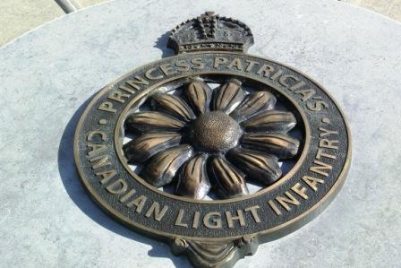 CIMG8784 Sep 9 2017 insignia of PPLI with bronze marguerite flower