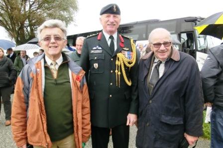 CIMG3484 Oct 12 2019 Pieter Col Young Elmer in Wons