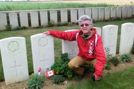 CIMG8559 Sep 6 2017 Pieter by grave of James Cairns at Manitoba Cemetery