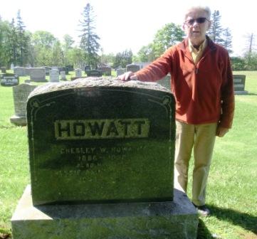 CIMG5626 May 29 2022 Pieter by the grave of Chesley Howatt