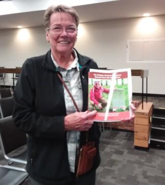 20220519_205440 May 19 2022 Anne Thomas with book