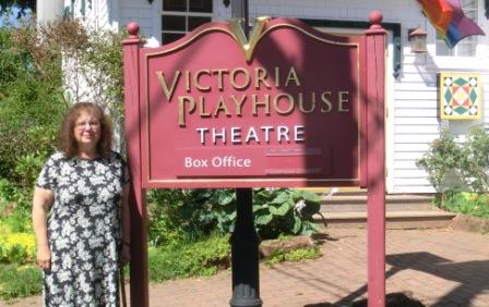 CIMG5728 Jul 27 2022 Photo op at Victoria Playhouse Daria
