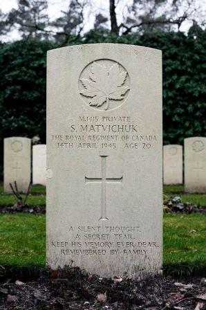 2227678_1 grave of Sam Matvichuk