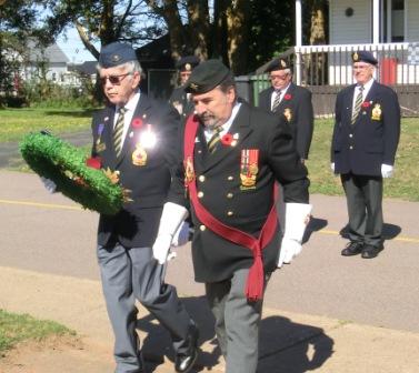 CIMG5833 Sep 19 2022 Legion Commemoration for QEII wreath