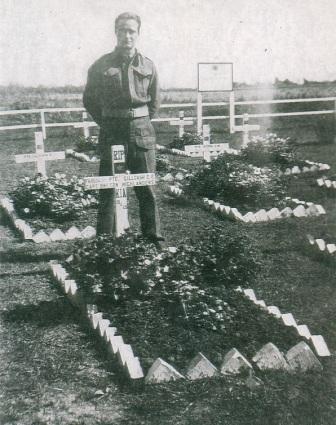 Photo 4 Leland brother of Carman Gillcash at the gravesite