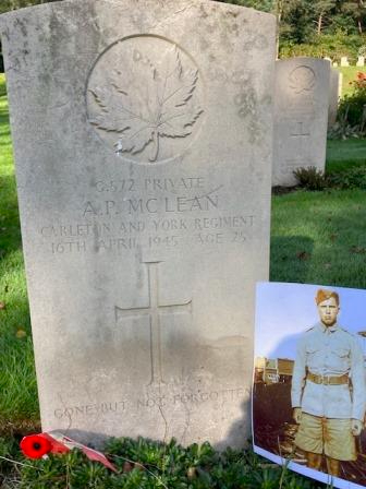 IMG_1003 Sep 4 2023 Grave of Archie McLean with photo