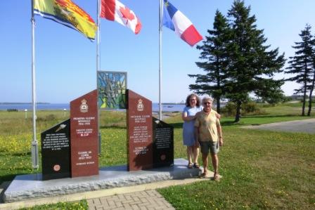 CIMG7002 Aug 27 2024 Daria &amp; Pieter by Bas Caraquet Monument